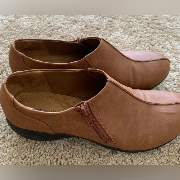 Naturalizer brown slip on shoes. Size 8.5 - Picture 1 of 11